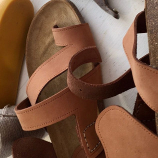 Taller de Creación de Calzado: Crea Tus Propias Sandalias en Nómada Atelier (Ciutadella de Menorca, Menorca)