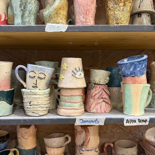 Taller de Cerámica: Crea tu Taza Personalizada (Barcelona)