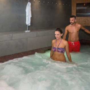 Baño Termal Marino en Hotel Thalasso Cantábrico Las Sirenas 4* (Viveiro, Lugo)