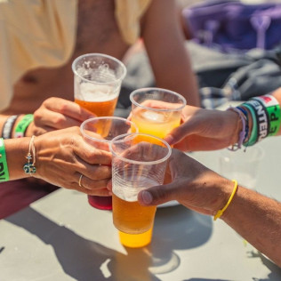 Formentera Cruise: Salida en Catamarán Ibiza - Formentera con Actividades Acuáticas (Ibiza)