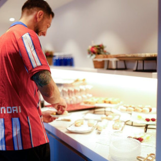Premium Tour por el Estadio del Atlético de Madrid, Entrada al Museo Interactivo y Desayuno en el Palco de Simeone (Madrid)