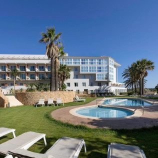 Circuito Termal y Tratamiento Corporal a Elegir en Hotel Catalonia Mirador Des Port 4* (Maó, Menorca)
