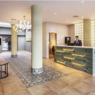 360º Experience: Tratamiento Facial y Corporal Descontracturante en Hotel Catalonia Santa Justa 4* (Sevilla)