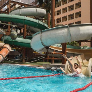 Day Pass con Comida en Magic Tropical Splash (Finestrat, Alicante)
