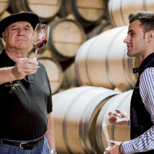 Visita Fusión: Visita, Comida y Cata de Vino en Bodegas Valdelana (Álava)