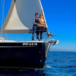 Puesta de Sol en Velero Privado con Paddle Surf, Snorkel, Bebidas y Aperitivo para dos (Badalona, Barcelona)