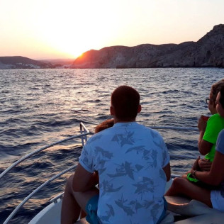 Paseo en Velero con Puesta de Sol y Copa de Cava por el Parque Natural Cabo de Gata (Los Patricios Carboneras, Almería)