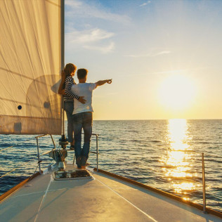 Puesta de Sol Romántica en Velero Privado para dos (Valencia)