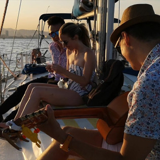 Puesta de Sol en Velero Privado para dos (Barcelona)