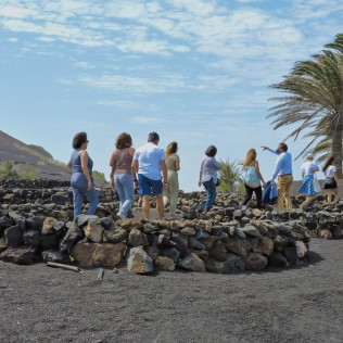 Tour por Viñedo con Cata de Vinos y Maridaje de Chocolate Artesanal en Finca Testeina -  Bodegas Vega de Yuco (Masdache, Lanzarote)
