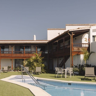 Visita Premium: Visita a la Bodega con Degustación de Vinos y Picoteo en Linaje del Pago (El Sauzal, Tenerife)