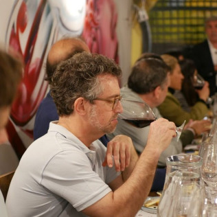 Cata de Vinos con Maridaje de Tapas para dos (Barcelona)