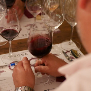 Cata de Vinos con Maridaje de Tapas para dos (Barcelona)