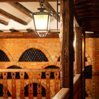 El Encanto del Vino: Visita al Pago y a la Bodega con Cata de Vinos y Degustación de Quesos en La Jaraba (Cuenca)