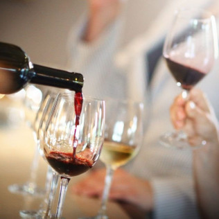 Visita a Bodegas Señorío de los Llanos y Cata de Vino para dos (Valdepeñas, Ciudad Real)