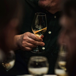Cata de 6 Vinos Andaluces con Degustación de Jamón Ibérico (Madrid)