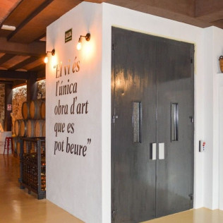 Visita, Cata de Vinos y Aperitivo para dos en l'Estanquer (Canet lo Roig, Castellón)