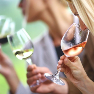 Visita a Bodega con Cata de Vinos y Mini Canelones en Caves Nadal (Torrelavit, Barcelona)