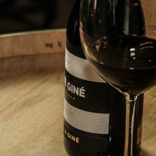 Wine & Tapas: Cata de Vinos con Tapas para dos en Bodega Buil & Giné (Tarragona)