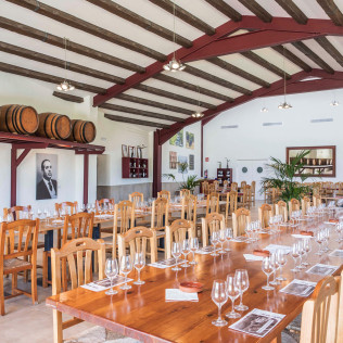 Visita a Bodega, Curso de Enología y Comida para dos (Barcelona)
