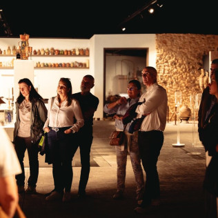 Visita al Museo del Vino con Cata y Tapas para dos en Hacienda del Carche / Casa de la Ermita (Jumilla, Murcia)