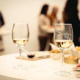 Visita al Museo del Vino con Cata y Tapas para dos en Hacienda del Carche / Casa de la Ermita (Jumilla, Murcia)