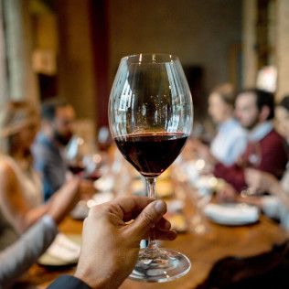 Visita a Bodegas Silvano García con Cata de Vinos y Aperitivo para dos (Jumilla, Murcia)