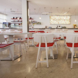 Visita al Celler Mas Foraster con Cata de Vinos y Circuito Spa con Comida para dos en Aquum Spa Estival Park (Tarragona)