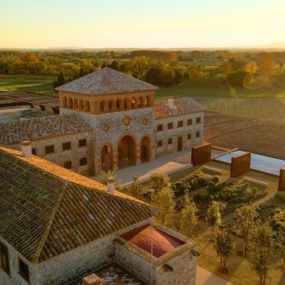 Visita Celler Perelada con Degustación de Vino (Girona)