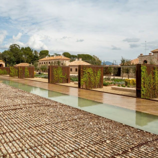 Visita Celler Perelada con Degustación de Vino (Girona)