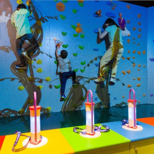 Visita a Fantàstix: La Fábrica de la Imaginación del Super3 (Barcelona)