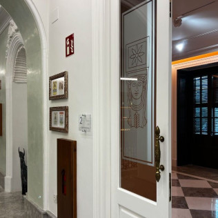 Visita Guiada a The Sherry Gallery - Centro Cultural Palacio San Dionisio con Cata de Vinos para dos (Jerez de la Frontera, Cádiz)