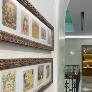 Visita Guiada a The Sherry Gallery - Centro Cultural Palacio San Dionisio con Cata de Vinos para dos (Jerez de la Frontera, Cádiz)
