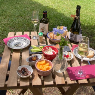 Visita de Mar: Visita a Bodega con Cata de Cavas y Aperitivo de Mar en Vila Morgades (Castellví de la Marca, Barcelona)