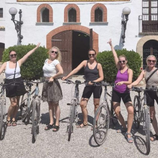 Ruta en Bicicleta, Visita y Cata para dos en Cava Rovellats (Barcelona)