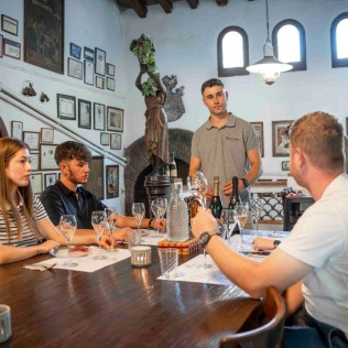 Ruta en Bicicleta, Visita y Cata para dos en Cava Rovellats (Barcelona)