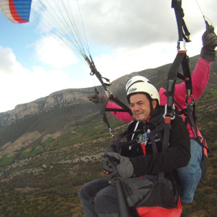 Vuelo Acrobático en Parapente (Áger, Lleida)