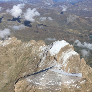 Especial Parejas: Vuelo en Avioneta, 3 Rutas a Escoger (Huesca)