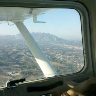 Vuelo Romántico en Avioneta para dos por Montserrat o el Maresme (Barcelona)