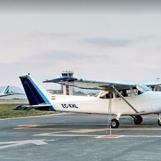 Vuelo Romántico en Avioneta para dos por Montserrat o el Maresme (Barcelona)
