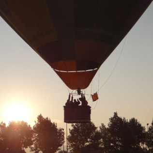 Viaje en Globo con Fotos y Cava (Igualada, Barcelona)