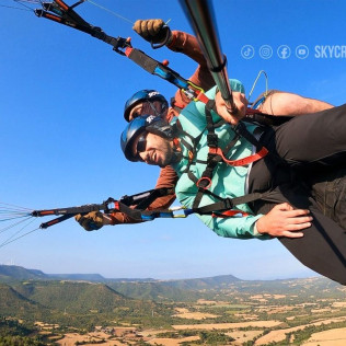 Vuelo Acrobático en Parapente (Ódena, Barcelona)