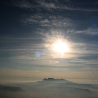 Vuelo en Globo travesía del Montsec y Mont-Rebei con Cava y Fotos (Lleida, Catalunya)