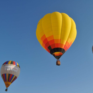 Vuelo en Globo con Almuerzo y Cava por el Valle de Orduña (Vizcaya)