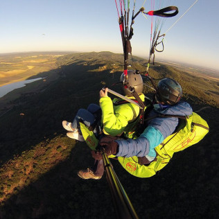 Vuelo en Parapente Biplaza con Opción a Fotos y Vídeo (Algodonales o El Bosque, Cádiz)