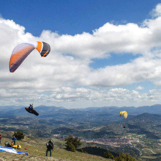 Vuelo Panorámico en Parapente desde los Altos de la Sierra (Madrid)
