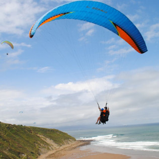 Vuelo en parapente (Sopelana, Vizcaya)