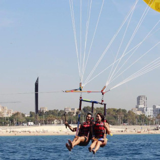 Vuelo en Parasailing en la Costa de Barcelona (Barcelona)