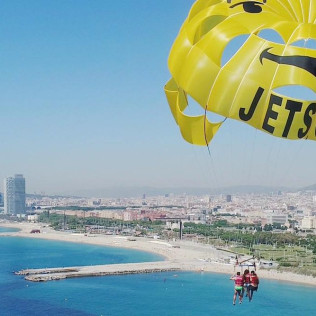 Vuelo en Parasailing en la Costa de Barcelona (Barcelona)