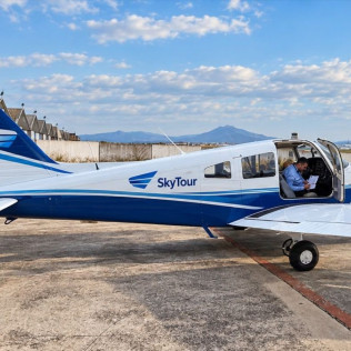 Vuelo en Avioneta Privado a Montserrat para dos (Sabadell, Barcelona)